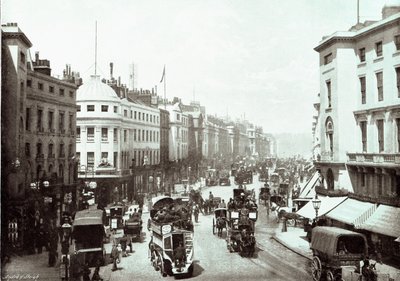 リージェントストリート、ロンドンc.1900 作： English Photographer